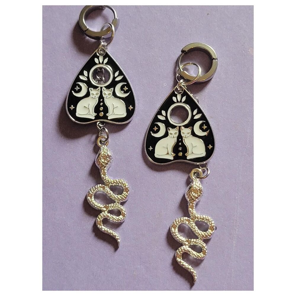 Forever-21 Women's Black and Silver Jewellery